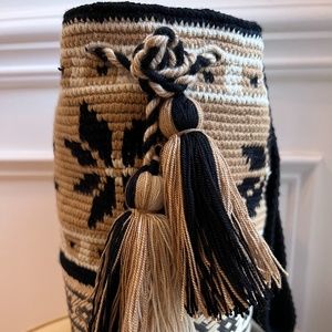 ARYA Handwoven Wayuu Bag